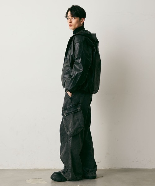 Shoowtime(ショウタイム)の「Oversized Faux Leather Zip Hoodie / 合成皮革オーバーサイズジップパーカー(パーカー・メンズ・ブラック・MEDIUM/LARGE/X-LARGE)」の17枚目の写真