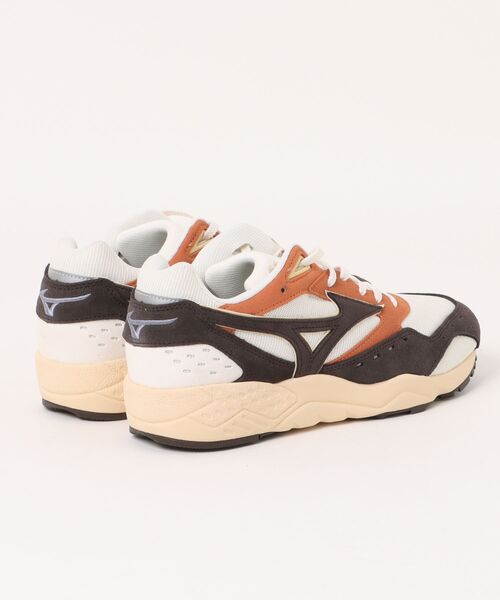 ASBee(アスビー)の「mizuno ミズノ CONTENDER メンズスニーカー(コンテンダー) D1GA2369 33 ホワイト/ブラウン/オレンジ(スニーカー・メンズ・ベージュ系その他・25.5cm/26.0cm/26.5cm/27.0cm/27.5cm/28.0cm/29.0cm/30.0cm)」の2枚目の写真