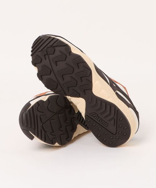 ASBee(アスビー)の「mizuno ミズノ CONTENDER メンズスニーカー(コンテンダー) D1GA2369 33 ホワイト/ブラウン/オレンジ(スニーカー・メンズ・ベージュ系その他・25.5cm/26.0cm/26.5cm/27.0cm/27.5cm/28.0cm/29.0cm/30.0cm)」の3枚目の写真