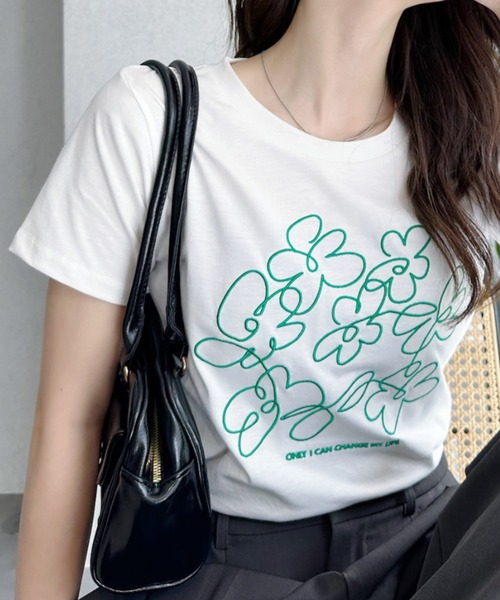 Ada.(エイダ)の「フラワー刺繍 半袖 Tシャツ(Tシャツ/カットソー・レディース・ブラック/オフホワイト/オートミール・FREE)」の1枚目の写真
