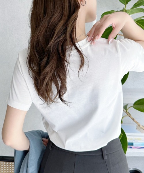 Ada.(エイダ)の「フラワー刺繍 半袖 Tシャツ(Tシャツ/カットソー・レディース・ブラック/オフホワイト/オートミール・FREE)」の6枚目の写真