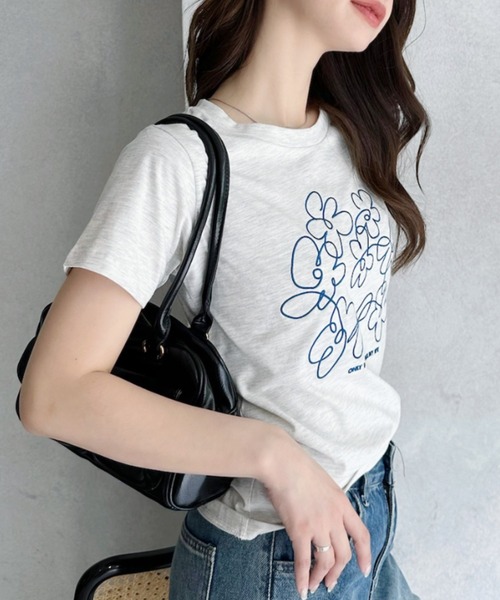 Ada.(エイダ)の「フラワー刺繍 半袖 Tシャツ(Tシャツ/カットソー・レディース・ブラック/オフホワイト/オートミール・FREE)」の14枚目の写真