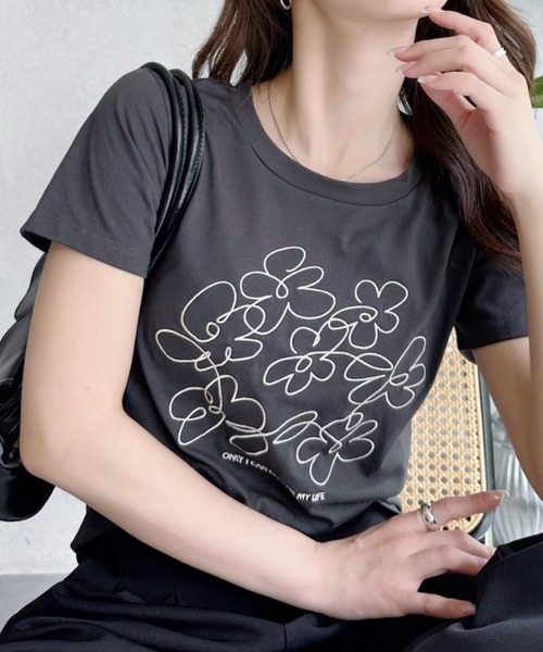 Ada.(エイダ)の「フラワー刺繍 半袖 Tシャツ(Tシャツ/カットソー・レディース・ブラック/オフホワイト/オートミール・FREE)」の16枚目の写真