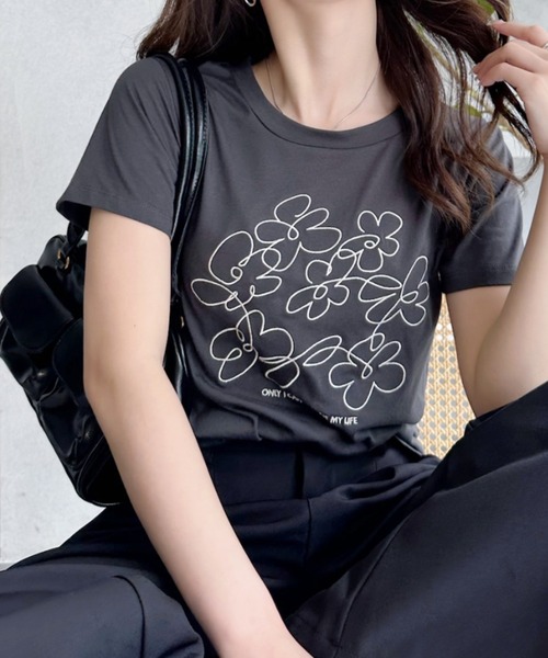 Ada.(エイダ)の「フラワー刺繍 半袖 Tシャツ(Tシャツ/カットソー・レディース・ブラック/オフホワイト/オートミール・FREE)」の19枚目の写真