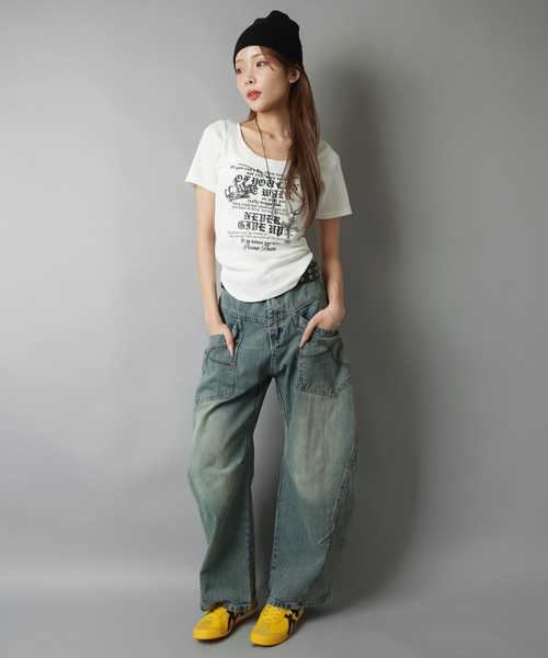 SPINNS(スピンズ)の「半袖Tシャツ/英字ロゴ/レター/平成ギャル(Tシャツ/カットソー・レディース・オフホワイト/ブラック/ベージュ・ONESIZE)」の19枚目の写真