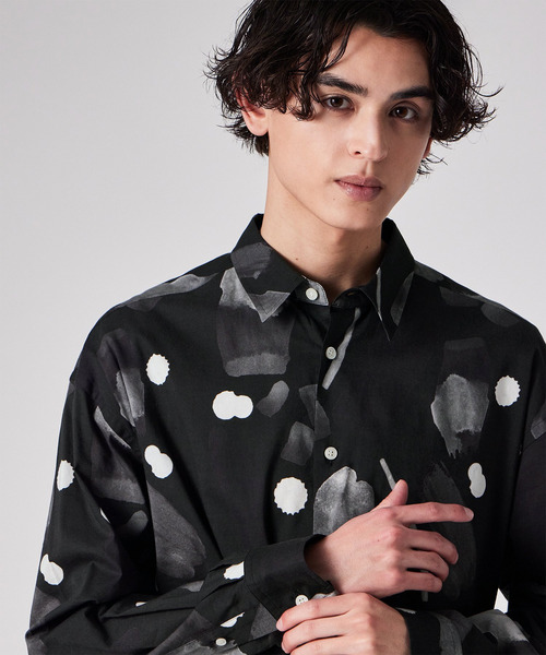 PS Paul Smith（ピーエスポールスミス）の「ニュアンスフローラル プリントシャツ / 162755 EXSH01（シャツ/ブラウス・メンズ・ブラック/ホワイト・X-LARGE/LARGE/MEDIUM/SMALL）」の6枚目の写真