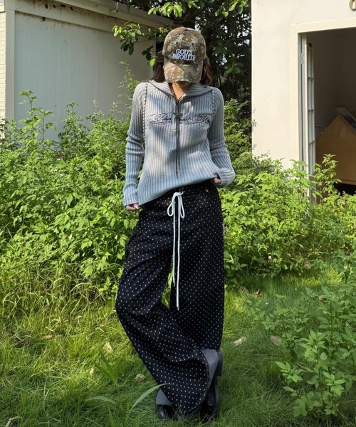 almo(アルモ)の「【LAMPOON】ドットブラックデニムパンツ(デニムパンツ・レディース・ブラック・MEDIUM/SMALL/LARGE)」の5枚目の写真