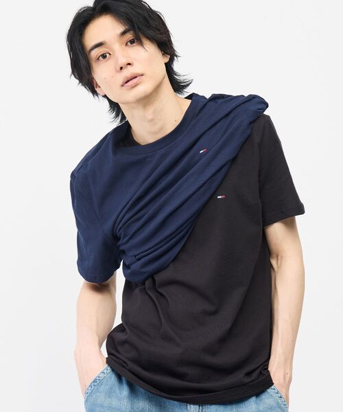 tommy jeans(トミー ジーンズ)の「【オンライン限定】ユニセックス スリムジャージー クルーネックTシャツ 2枚パック(ブラック/ネイビー)(Tシャツ/カットソー・メンズ・マルチ・MEDIUM/SMALL/XX-LARGE/X-LARGE/LARGE)」の1枚目の写真