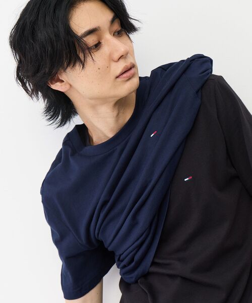 tommy jeans(トミー ジーンズ)の「【オンライン限定】ユニセックス スリムジャージー クルーネックTシャツ 2枚パック(ブラック/ネイビー)(Tシャツ/カットソー・メンズ・マルチ・MEDIUM/SMALL/XX-LARGE/X-LARGE/LARGE)」の20枚目の写真