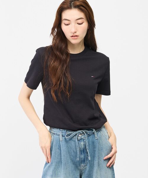 tommy jeans(トミー ジーンズ)の「【オンライン限定】ユニセックス スリムジャージー クルーネックTシャツ 2枚パック(ブラック/ネイビー)(Tシャツ/カットソー・メンズ・マルチ・MEDIUM/SMALL/XX-LARGE/X-LARGE/LARGE)」の6枚目の写真