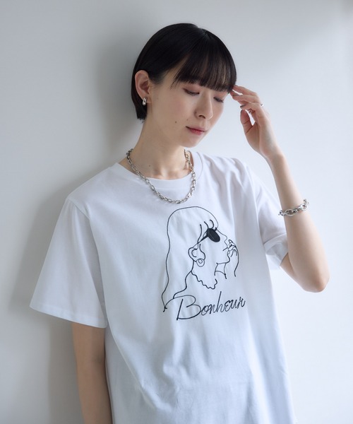 Paradise Picnic（パラダイスピクニック）の「ROSIEE 女の子柄コード刺繍Tシャツ（Tシャツ/カットソー・レディース・ホワイト/ブラック・FREE）」の19枚目の写真