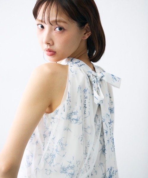 krahe(クレーエ)の「ボタニカル柄ギャザーノースリーブブラウス(シャツ/ブラウス・レディース・ホワイト/アイボリー・FREE)」の8枚目の写真