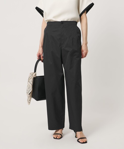 UNITED ARROWS(ユナイテッドアローズ)の「バック ギャザー リボンデザイン パンツ(チノパンツ・レディース・コバルトブルー/ベージュ/オフホワイト/ブラック・36/38)」の2枚目の写真