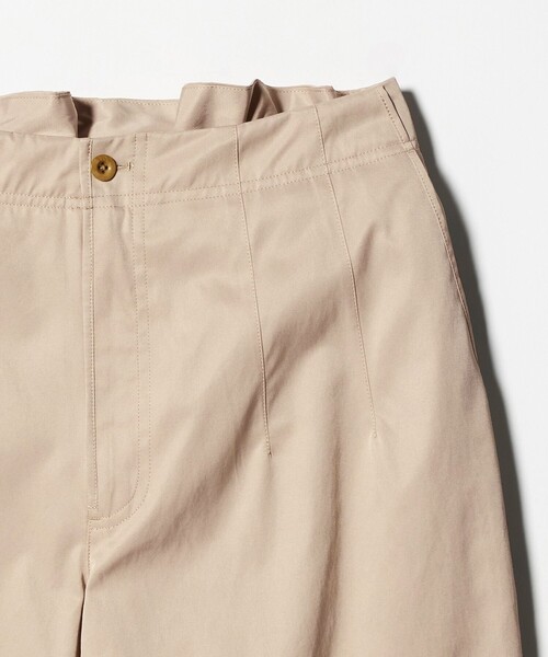 UNITED ARROWS(ユナイテッドアローズ)の「バック ギャザー リボンデザイン パンツ(チノパンツ・レディース・コバルトブルー/ベージュ/オフホワイト/ブラック・36/38)」の8枚目の写真