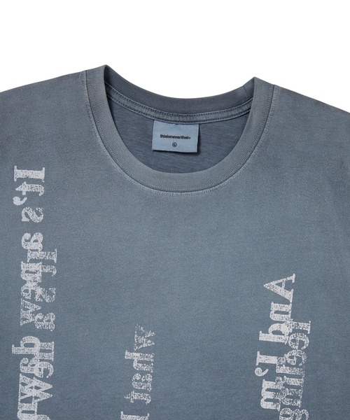 thisisneverthat(ディスイズネバーザット)の「Lyrics Tee(Tシャツ/カットソー・メンズ・ローズ/パープル系その他/ダークネイビー・L/M/S/XL)」の4枚目の写真