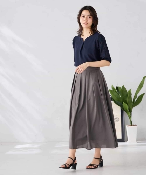 a.v.v(アーヴェヴェ)の「レースジャガードスリーブトップス(Tシャツ/カットソー・レディース・アイボリー/ネイビー・38/40)」の6枚目の写真