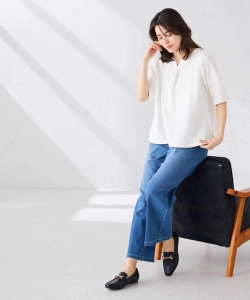 a.v.v(アーヴェヴェ)の「レースジャガードスリーブトップス(Tシャツ/カットソー・レディース・アイボリー/ネイビー・38/40)」の15枚目の写真