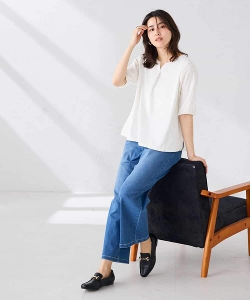 a.v.v(アーヴェヴェ)の「レースジャガードスリーブトップス(Tシャツ/カットソー・レディース・アイボリー/ネイビー・38/40)」の16枚目の写真