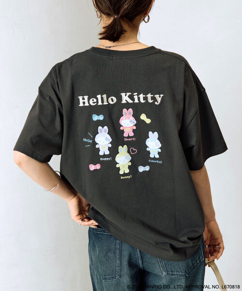 FREAK'S STORE(フリークスストア)の「限定展開 別注/うさぎ姿のHELLO KITTY/バックプリント 半袖 Tシャツ(Tシャツ/カットソー・レディース・オフホワイト/ライトピンク/チャコール・フリ-)」の9枚目の写真