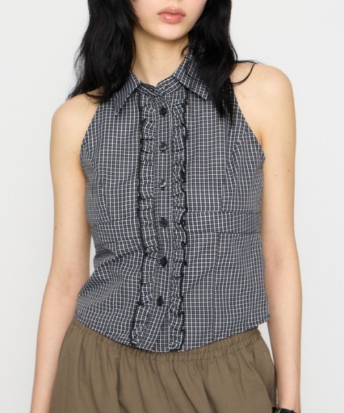 LAGUA GEM(ラグアジェム)の「FRONT FRILL NOSLEEVE シャツ(シャツ/ブラウス・レディース・ブラック/ネイビー/ブラウン・FREE)」の2枚目の写真