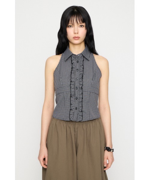 LAGUA GEM(ラグアジェム)の「FRONT FRILL NOSLEEVE シャツ(シャツ/ブラウス・レディース・ブラック/ネイビー/ブラウン・FREE)」の4枚目の写真
