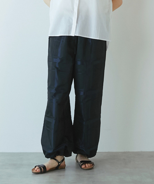 LOGEMENT DE CLAIRE(ロジュモンドクレール)の「【LOURMARIN】メモリータフタドロストパンツ(その他パンツ・レディース・オフホワイト/ブラウン/ネイビー・FREE)」の3枚目の写真