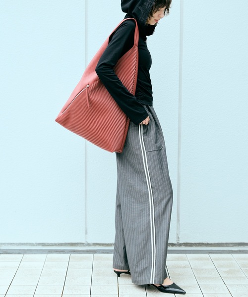 cii(シー)の「【UNISEX】Pleats Art Bag / プリーツアートバッグ(ハンドバッグ・メンズ・シルバー/レッド/ライトグリーン/ブラック・FREE)」の21枚目の写真