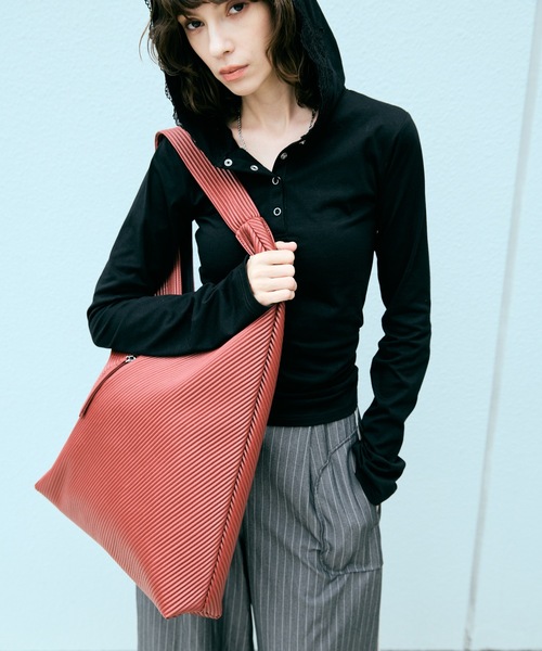 cii(シー)の「【UNISEX】Pleats Art Bag / プリーツアートバッグ(ハンドバッグ・メンズ・シルバー/レッド/ライトグリーン/ブラック・FREE)」の22枚目の写真