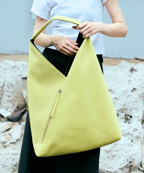 cii(シー)の「【UNISEX】Pleats Art Bag / プリーツアートバッグ(ハンドバッグ・メンズ・シルバー/レッド/ライトグリーン/ブラック・FREE)」の9枚目の写真