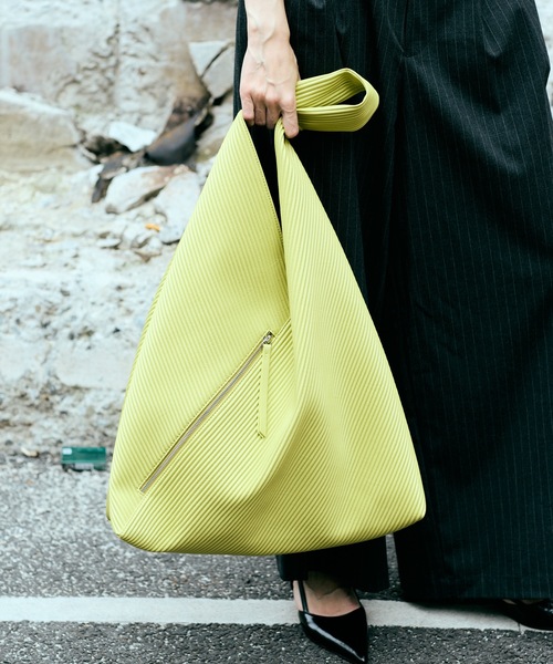 cii(シー)の「【UNISEX】Pleats Art Bag / プリーツアートバッグ(ハンドバッグ・メンズ・シルバー/レッド/ライトグリーン/ブラック・FREE)」の10枚目の写真