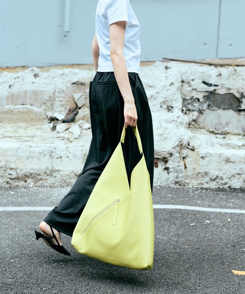 cii(シー)の「【UNISEX】Pleats Art Bag / プリーツアートバッグ(ハンドバッグ・メンズ・シルバー/レッド/ライトグリーン/ブラック・FREE)」の14枚目の写真