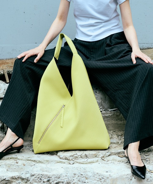 cii(シー)の「【UNISEX】Pleats Art Bag / プリーツアートバッグ(ハンドバッグ・メンズ・シルバー/レッド/ライトグリーン/ブラック・FREE)」の16枚目の写真