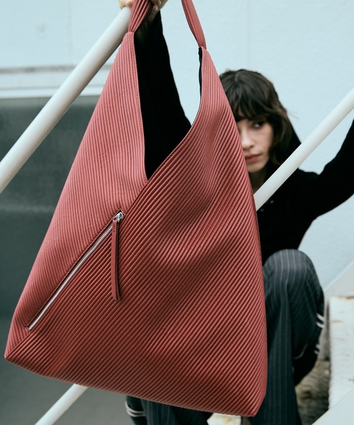 cii(シー)の「【UNISEX】Pleats Art Bag / プリーツアートバッグ(ハンドバッグ・メンズ・シルバー/レッド/ライトグリーン/ブラック・FREE)」の18枚目の写真