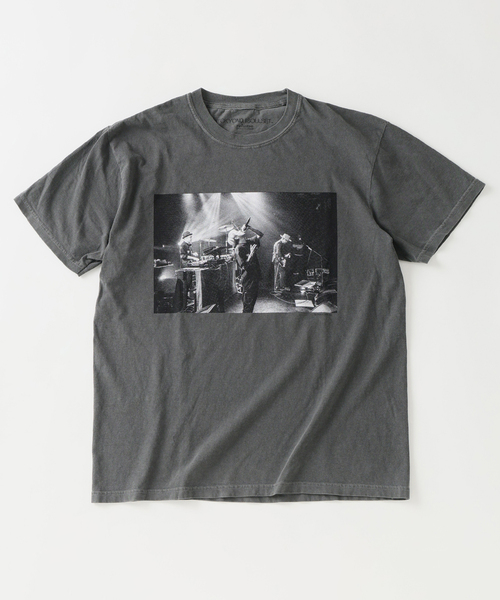 JOURNAL STANDARD relume(ジャーナルスタンダード レリューム)の「【TOKYO No.1 SOUL SET × relume】別注 ライブフォト Tシャツ(Tシャツ/カットソー・メンズ・ブラック系その他/ホワイト系その他・LARGE/MEDIUM/SMALL)」の2枚目の写真