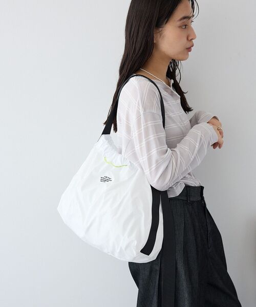 CRAFT STANDARD BOUTIQUE(クラフトスタンダードブティック)の「【撥水加工】フリーフローショルダーバッグ(ショルダーバッグ・レディース・ホワイト/ブルーグレー/ブラック・FREE)」の6枚目の写真