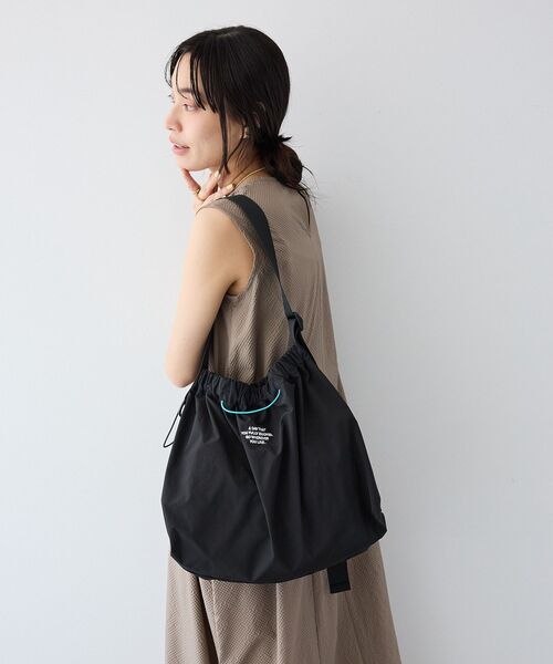 CRAFT STANDARD BOUTIQUE(クラフトスタンダードブティック)の「【撥水加工】フリーフローショルダーバッグ(ショルダーバッグ・レディース・ホワイト/ブルーグレー/ブラック・FREE)」の12枚目の写真