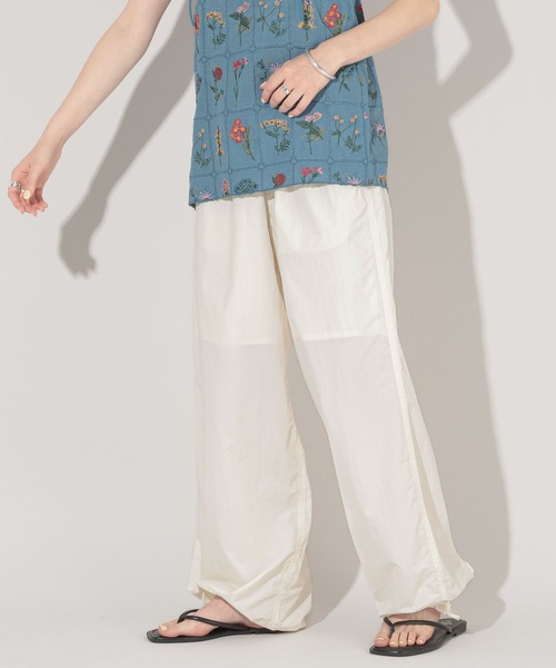 GEORGE'S(ジョージズ)の「バルーンナイロンパンツ(その他パンツ・レディース・オフホワイト/グリーン/ブラウン・LARGE/MEDIUM)」の9枚目の写真