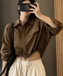 軽やかに羽織れてこなれ感アップ!大人カジュアルなショート丈シャツジャケット