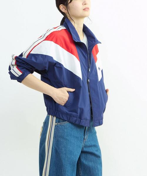 CONVERSE TOKYO(コンバーストウキョウ)の「SIDE LINE NYLON TRACK BLOUSON(ブルゾン・レディース・カーキ/ブラック/ネイビー・FREE)」の4枚目の写真