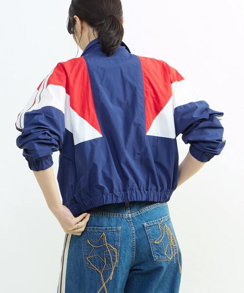 CONVERSE TOKYO(コンバーストウキョウ)の「SIDE LINE NYLON TRACK BLOUSON(ブルゾン・レディース・カーキ/ブラック/ネイビー・FREE)」の7枚目の写真