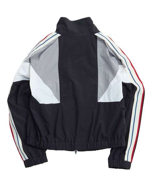 CONVERSE TOKYO(コンバーストウキョウ)の「SIDE LINE NYLON TRACK BLOUSON(ブルゾン・レディース・カーキ/ブラック/ネイビー・FREE)」の19枚目の写真