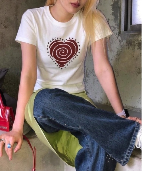 SHEPP(シープ)の「ハートスパイラルプリント タイトちびTシャツ(Tシャツ/カットソー・レディース・ホワイト・F)」の1枚目の写真