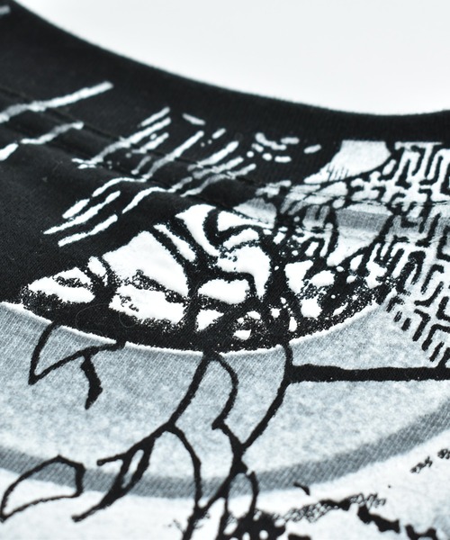 VINTAGE（ヴィンテージ）の「【USED】デッドストック FUUDOBRAIN “PUSHEAD” AOP アート Tシャツ（Tシャツ/カットソー・メンズ・ブラック・MEDIUM）」の2枚目の写真