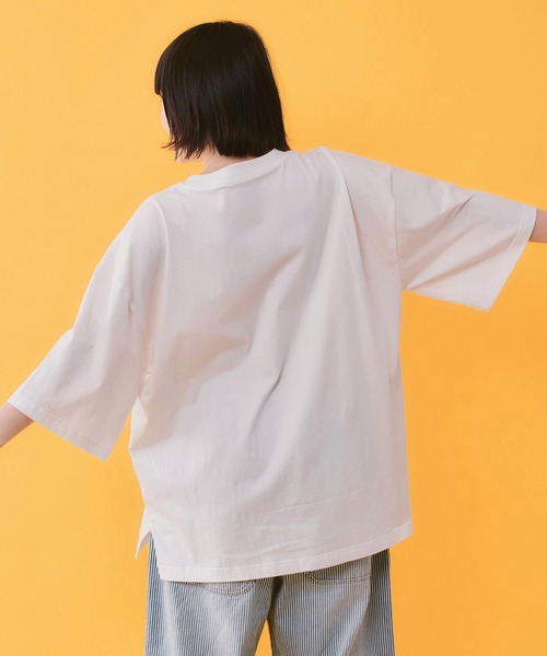 ScoLar(スカラー)の「362116:山の妖精とお散歩Tシャツ(Tシャツ/カットソー・レディース・パープル/ブラック/オフホワイト・M)」の5枚目の写真