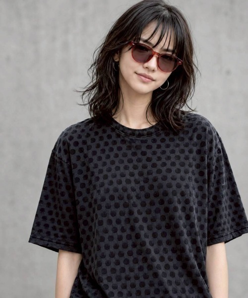 KAMINARI_TOKIO（カミナリトキオ）の「総柄Tシャツ（Tシャツ/カットソー・レディース・ブラック/ネイビー・FREE）」の9枚目の写真