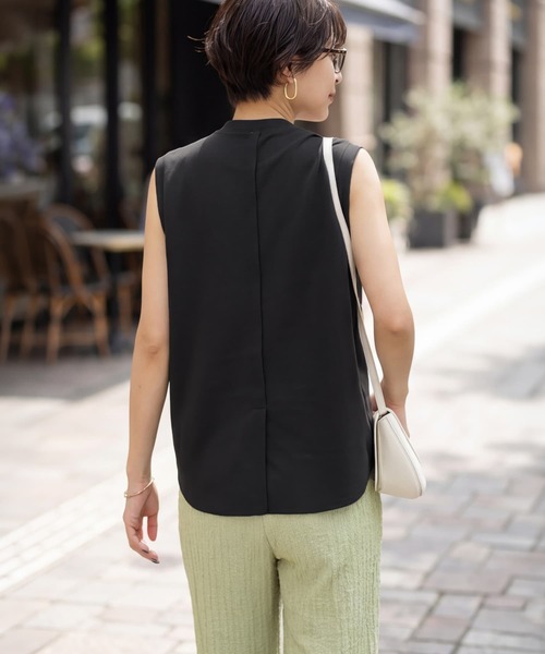 STYLE DELI(スタイルデリ)の「【selection】ハリ感スムースノースリトップス(Tシャツ/カットソー・レディース・チャコール/ホワイト/ピンクベージュ・FREE)」の7枚目の写真