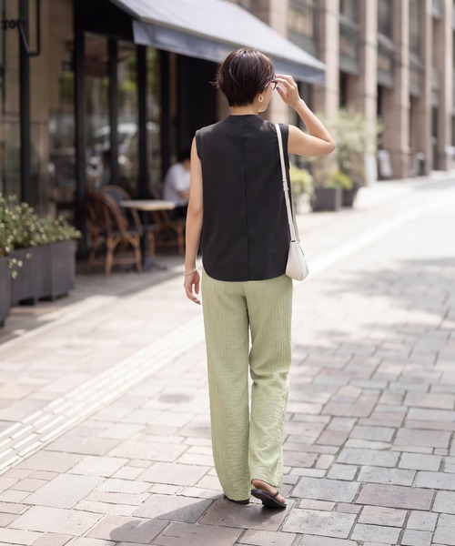 STYLE DELI(スタイルデリ)の「【selection】ハリ感スムースノースリトップス(Tシャツ/カットソー・レディース・チャコール/ホワイト/ピンクベージュ・FREE)」の8枚目の写真