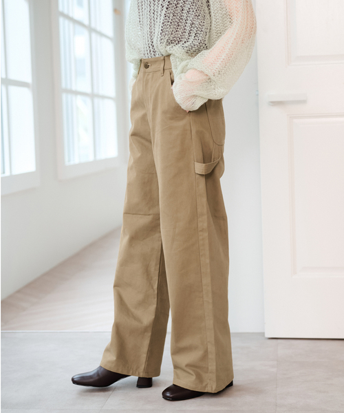 U by SPICK&SPAN（ユーバイスピックアンドスパン）の「ピーチルーズペインターパンツ（カーゴパンツ・レディース・ベージュ/ブルー/ブラウン・36/38）」の2枚目の写真