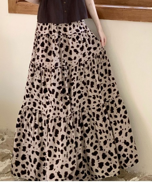 Ritzy(リッツィー)の「マキシ丈・柄プリントフレアスカート(スカート・レディース・ブラック/ベージュ/ブルー/ブラウン・FREE)」の13枚目の写真