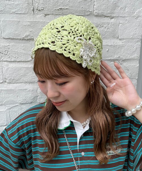 HELLO.SANFRANCISCO(ハローサンフランシスコ)の「【HELLO.SANFRANCISCO】フラワースパンコールクロシェビーニー(ニットキャップ/ビーニー・レディース・ブルー/グリーン・ONE SIZE)」の2枚目の写真